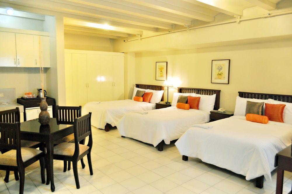 Oyo 103 Artina Suites Hotel Makati City Exterior foto