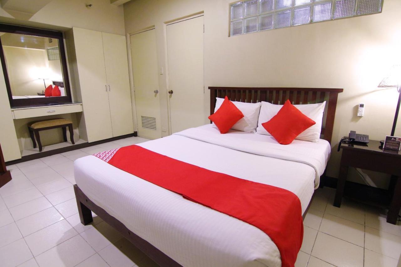 Oyo 103 Artina Suites Hotel Makati City Exterior foto