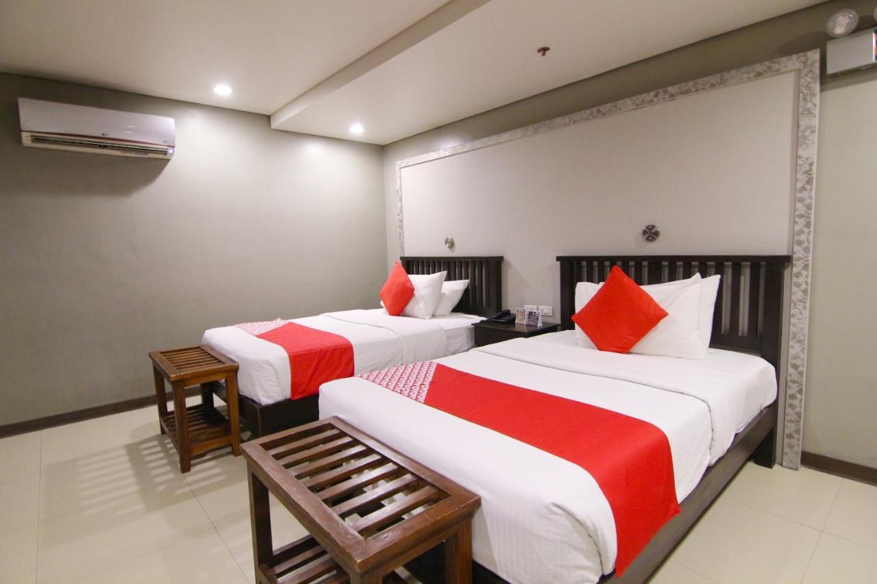 Oyo 103 Artina Suites Hotel Makati City Exterior foto