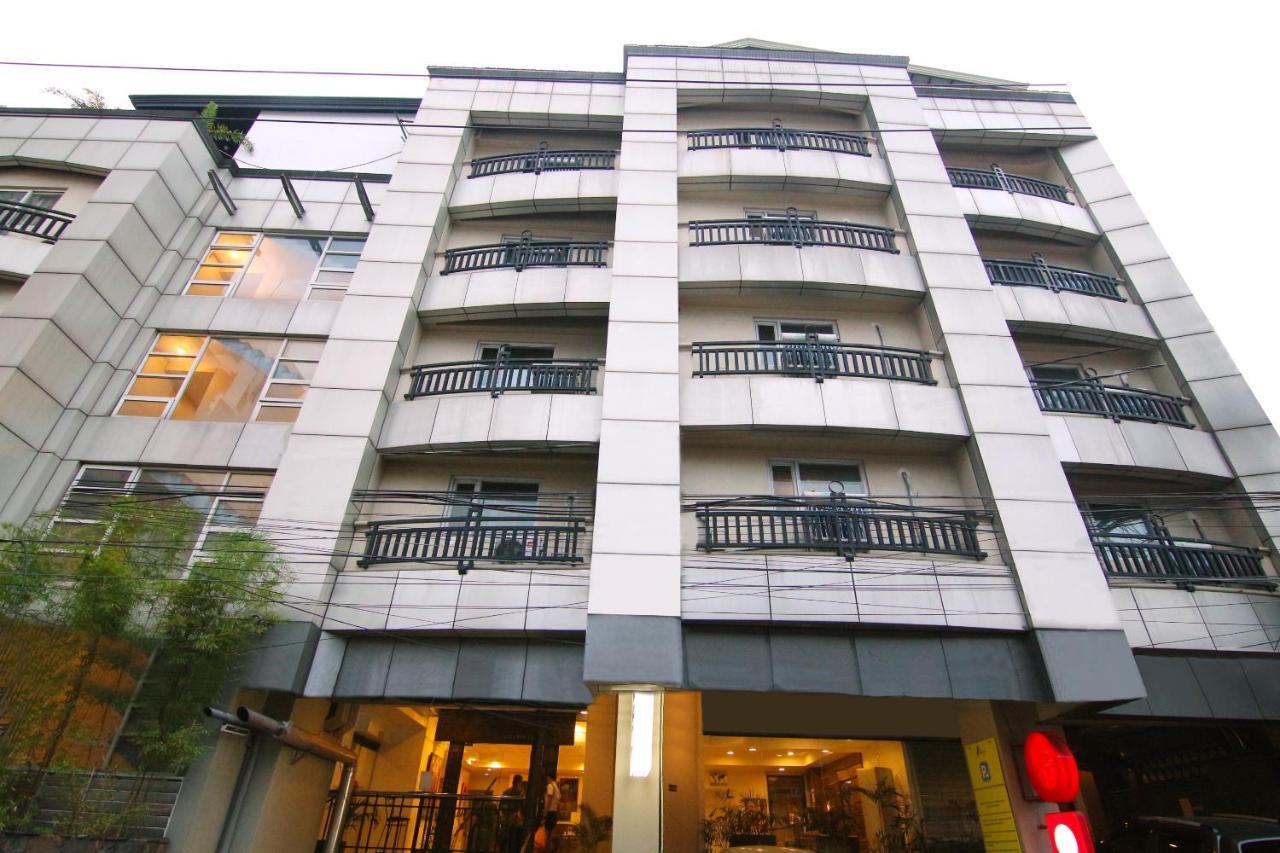 Oyo 103 Artina Suites Hotel Makati City Exterior foto