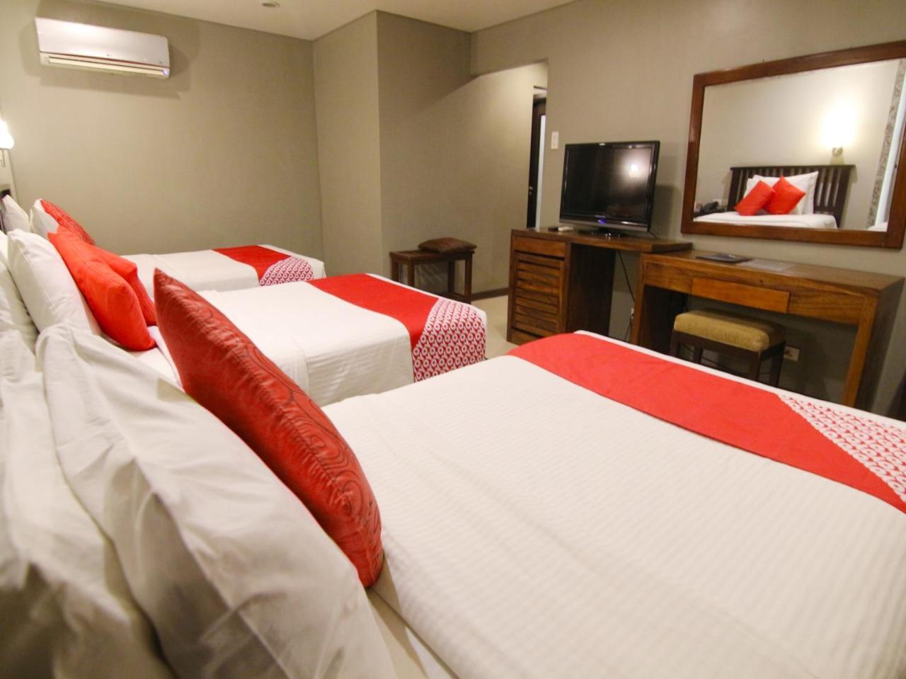 Oyo 103 Artina Suites Hotel Makati City Exterior foto