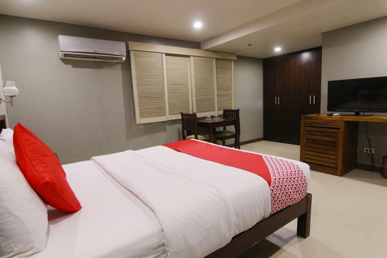 Oyo 103 Artina Suites Hotel Makati City Exterior foto