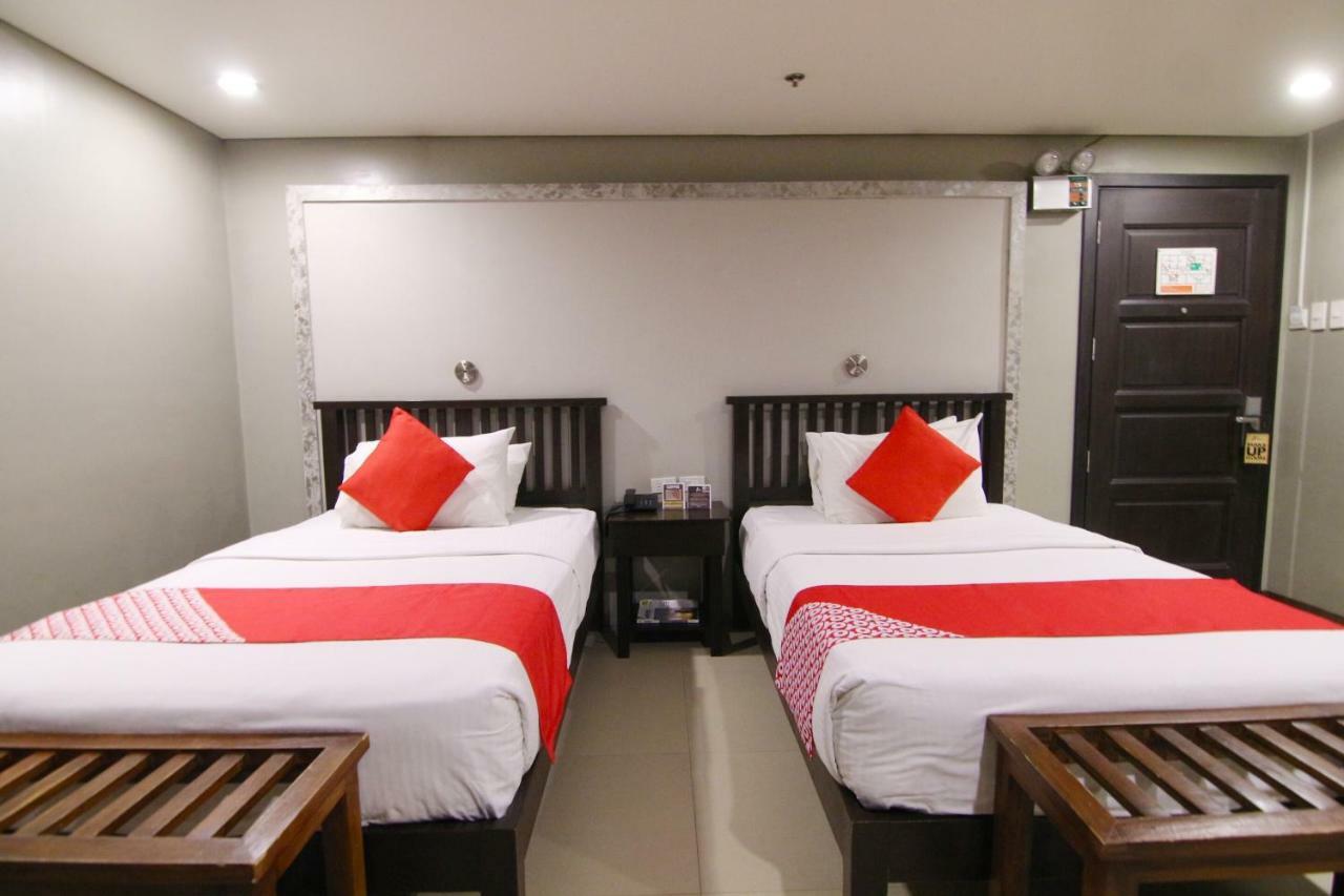 Oyo 103 Artina Suites Hotel Makati City Exterior foto