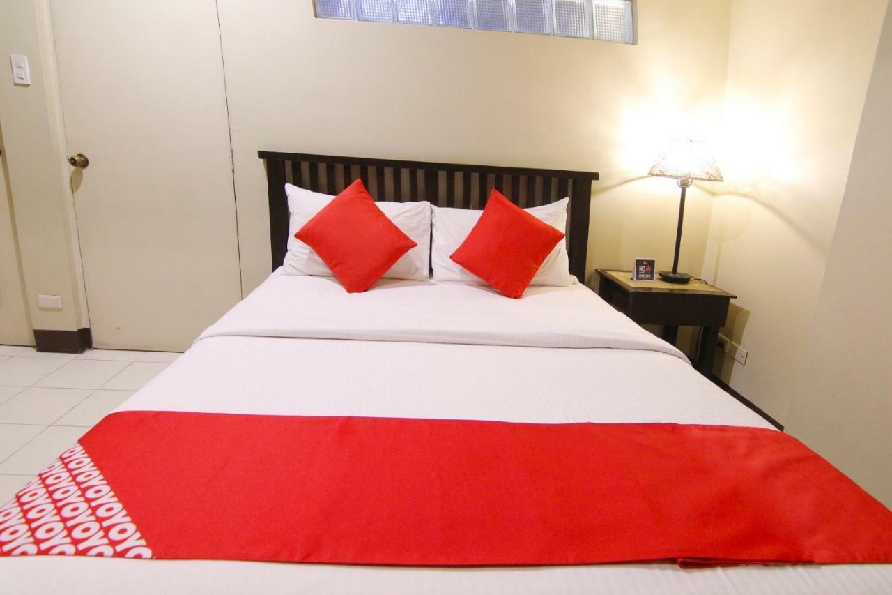 Oyo 103 Artina Suites Hotel Makati City Exterior foto