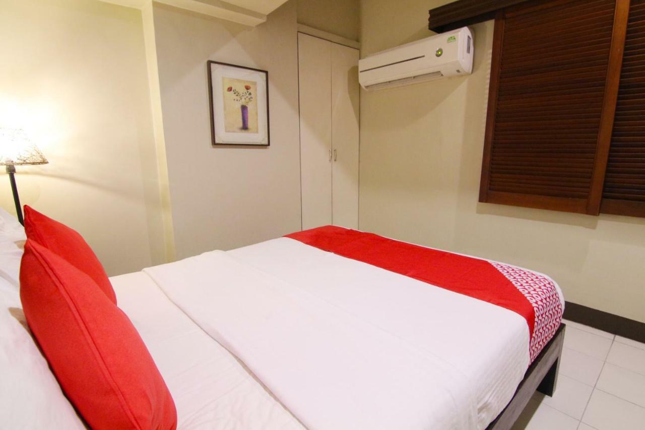 Oyo 103 Artina Suites Hotel Makati City Exterior foto