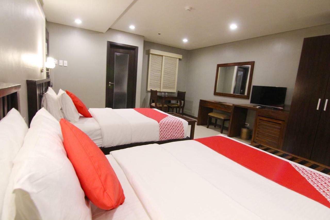 Oyo 103 Artina Suites Hotel Makati City Exterior foto