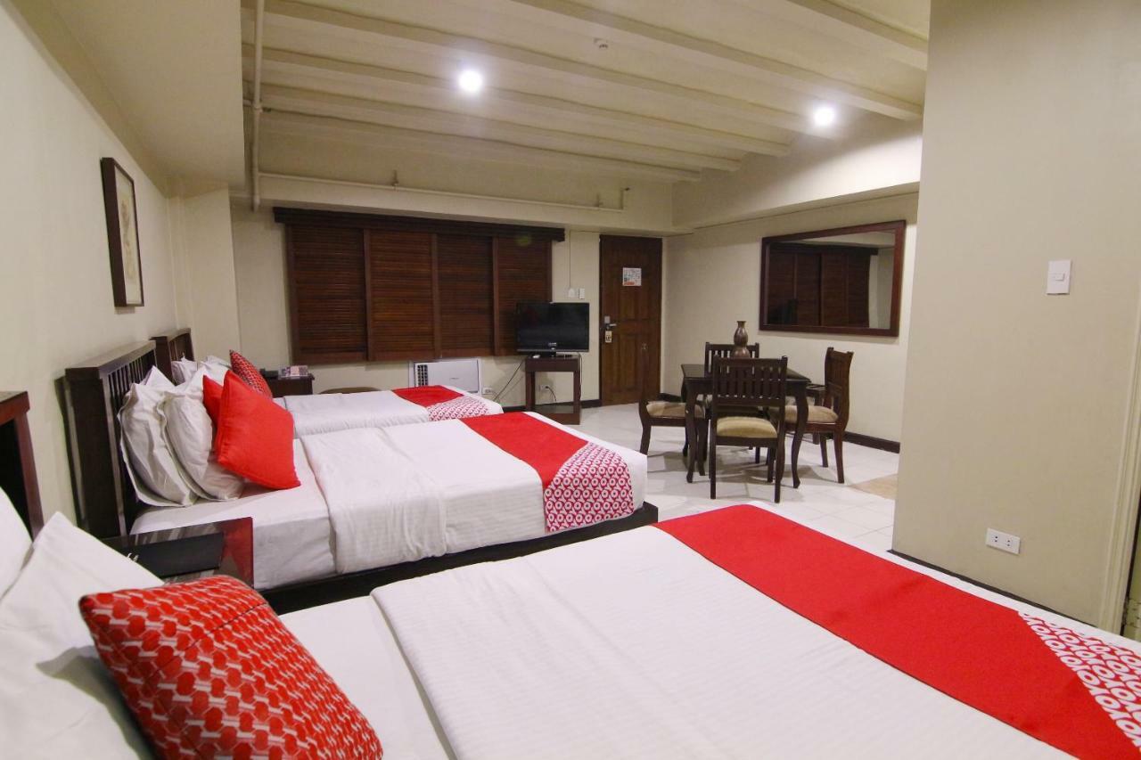Oyo 103 Artina Suites Hotel Makati City Exterior foto